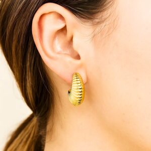 14K Yellow Gold Puffy Graduated Ribbed Shell Hoop Earrings