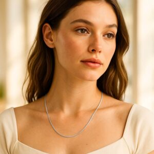 14k White Gold Classic Box Chain 0.68 mm On Woman Model